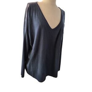 NWT Lovestitch Women's Black Long Sleeves V-Neckline Sweater Size Large